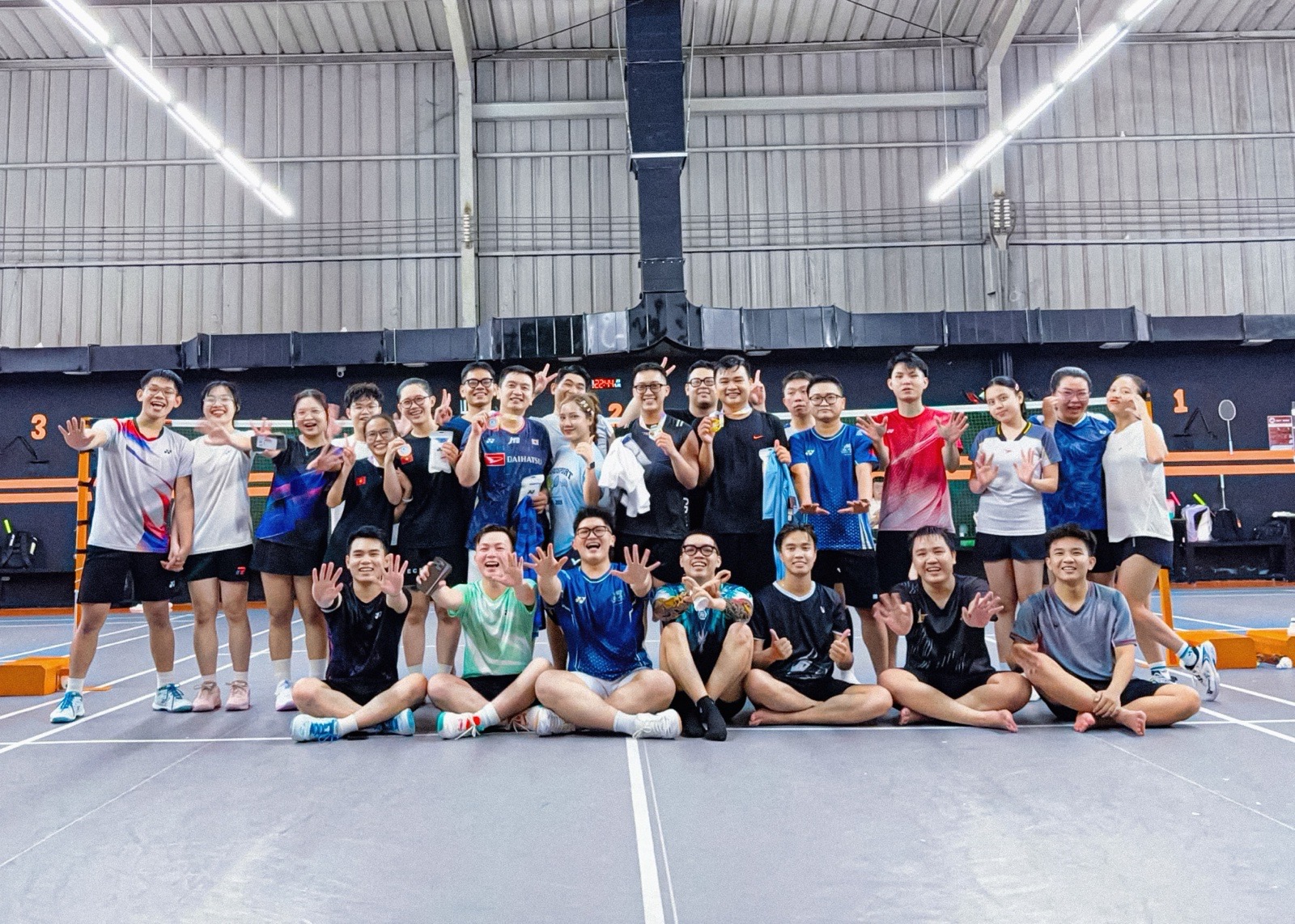 PHÔNG NON BADMINTON
